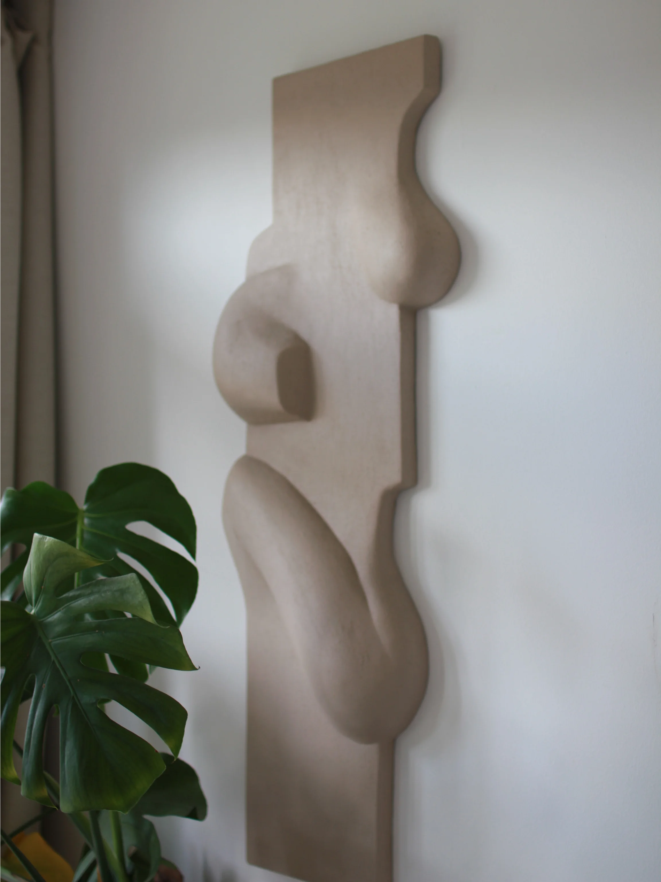 Ceramic mural tile, close detail